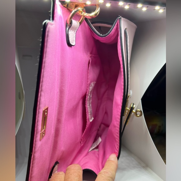 Icing Pink Purse - Picture 6 of 11